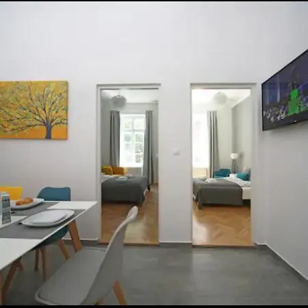 Apartamento 3bdr-2bath-3ac Design Apt, Central, Secured Parking, Quiet Budapeste