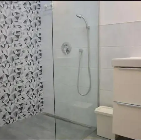 3bdr-2bath-3ac Design Apt, Central, Secured Parking, Quiet * Budapeszt