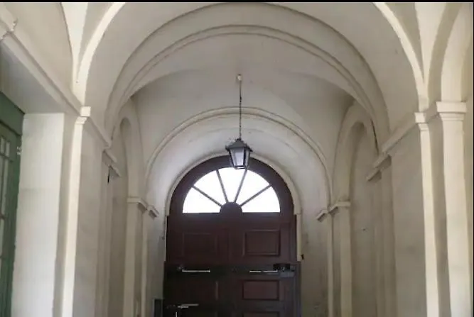 Apartment 3bdr-2bath-3ac Design Apt, Central, Secured Parking, Quiet Budapest