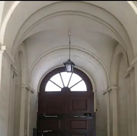 Appartement 3bdr-2bath-3ac Design Apt, Central, Secured Parking, Quiet Budapest