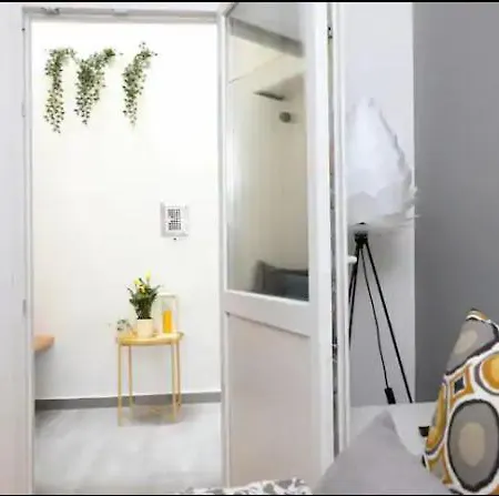 アパート 3bdr-2bath-3ac Design Apt, Central, Secured Parking, Quiet ブダペスト