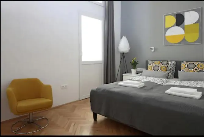 3bdr-2bath-3ac Design Apt, Central, Secured Parking, Quiet * Budapešť